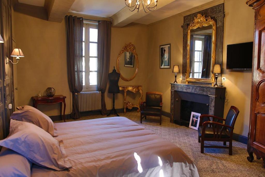 Le 4 Feuilles En.Camargue Hotel Bernis Buitenkant foto