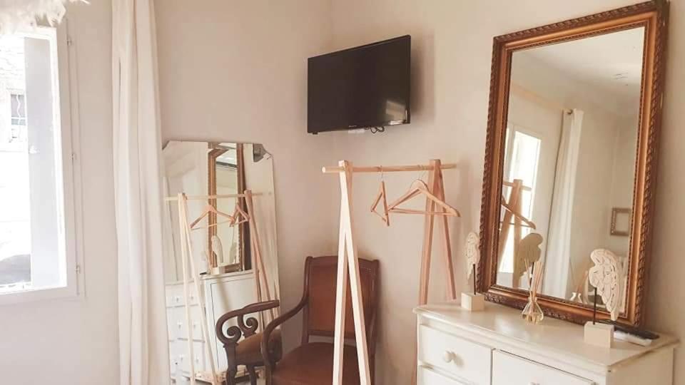 Le 4 Feuilles En.Camargue Hotel Bernis Buitenkant foto