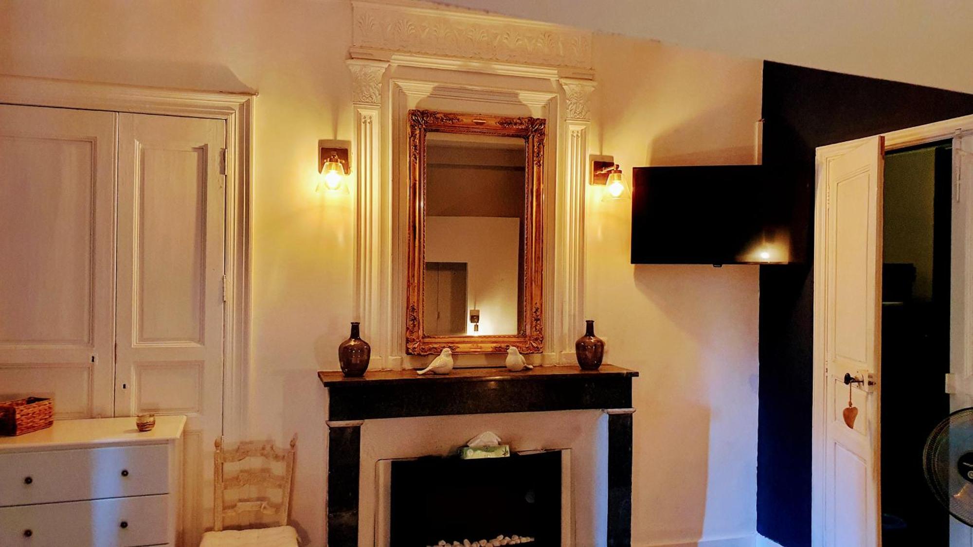 Le 4 Feuilles En.Camargue Hotel Bernis Buitenkant foto